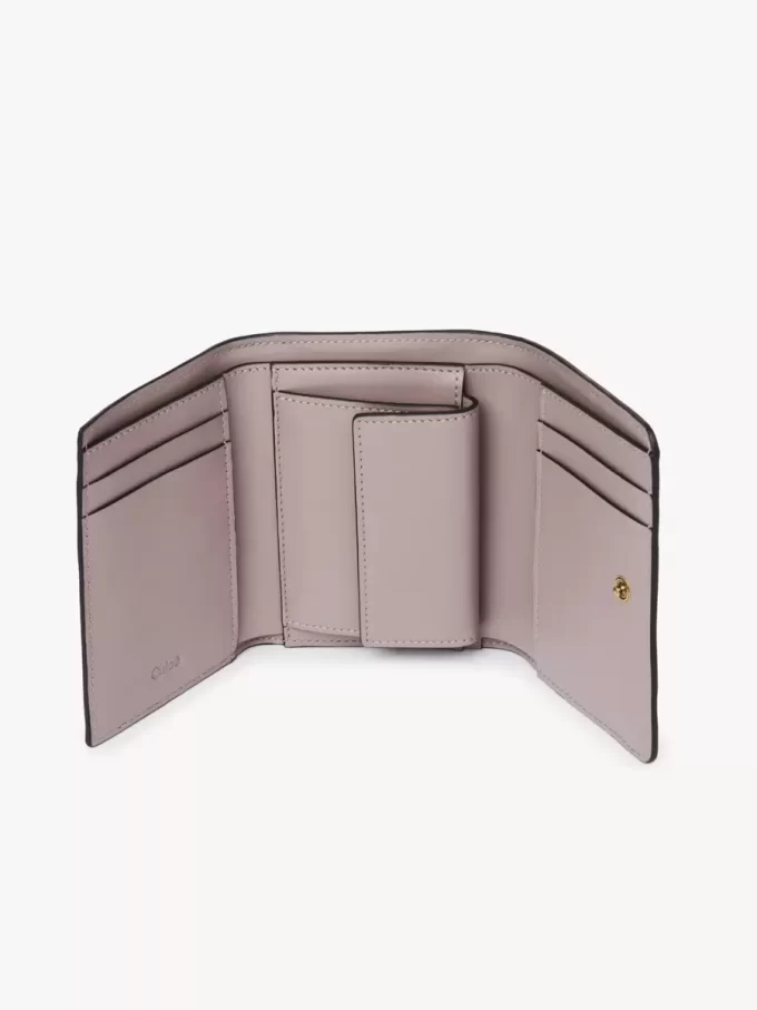 Petit sac à main Chloé Iconic à trois volets avec poche à monnaie en cuir brillant