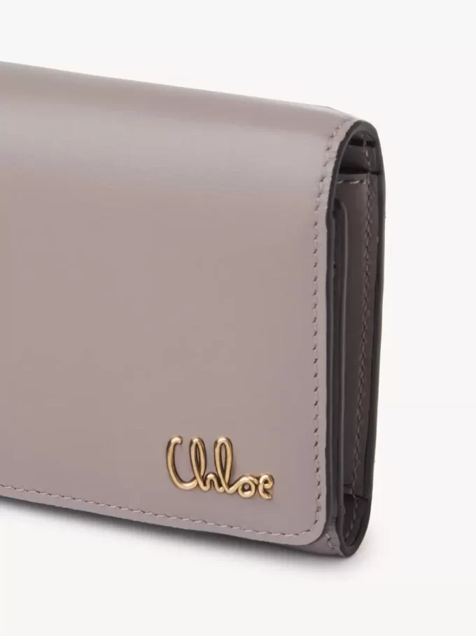 Petit sac à main Chloé Iconic à trois volets avec poche à monnaie en cuir brillant