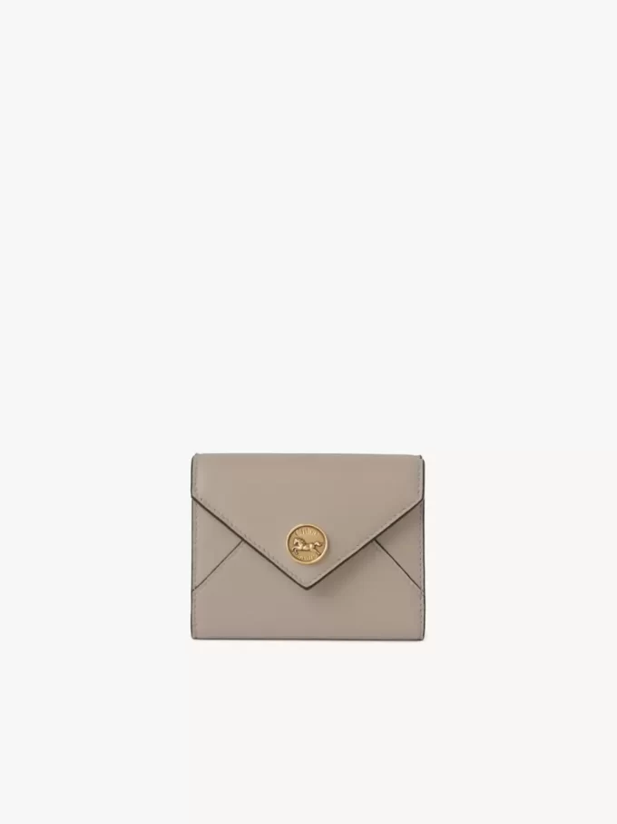 Petite enveloppe à trois volets en cuir grainé Petite enveloppe à trois volets en cuir grainé