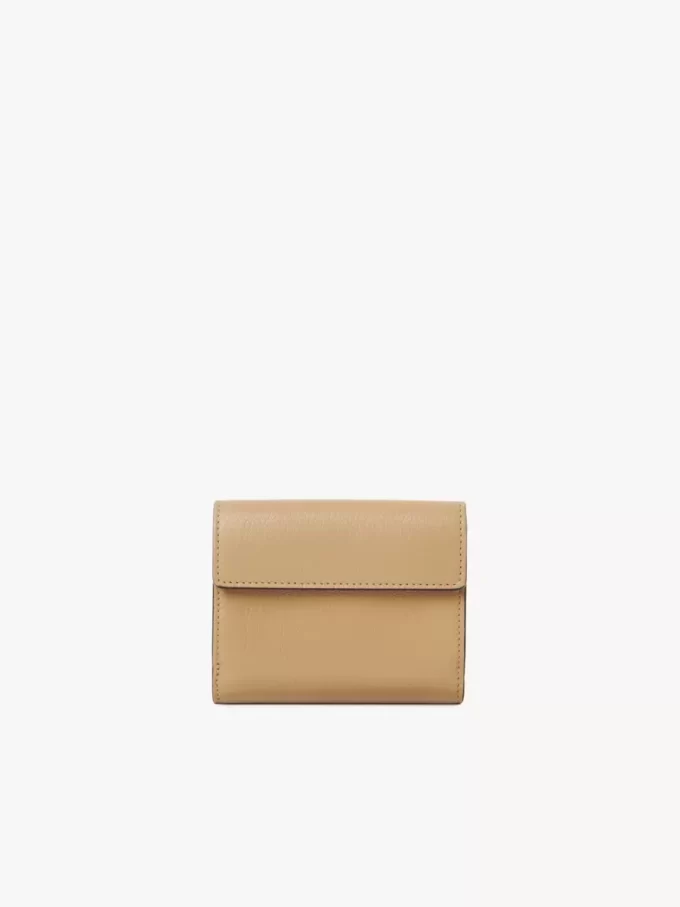 Petite enveloppe à trois volets en cuir grainé Petite enveloppe à trois volets en cuir grainé