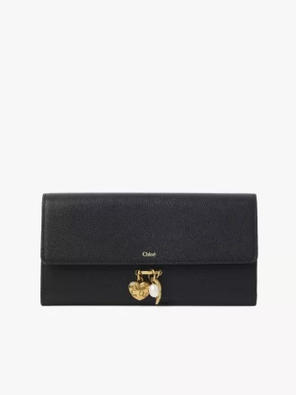 Portefeuille long à rabat Chloé Charms en cuir grainé