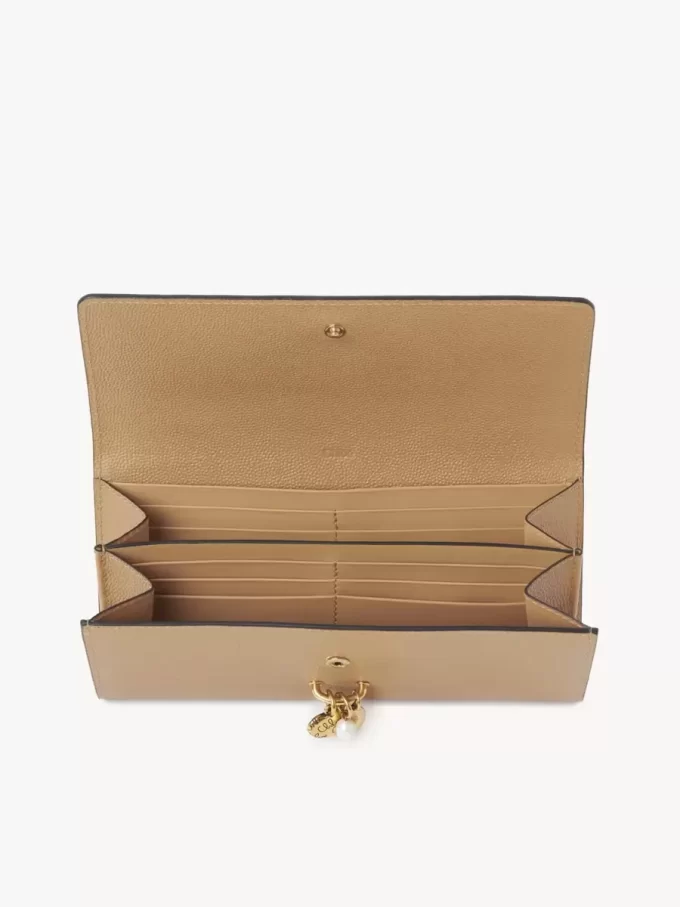 Portefeuille long à rabat Chloé Charms en cuir grainé Portefeuille long à rabat Chloé Charms en cuir grainé