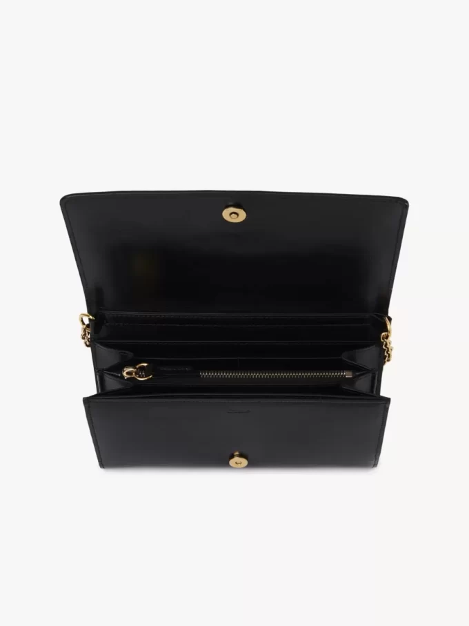 Portefeuille à rabat iconique Chloé sur chaîne en cuir brillant