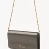 Portefeuille à rabat iconique Chloé sur chaîne en cuir brillant