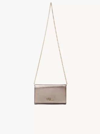Portefeuille à rabat iconique Chloé sur chaîne en cuir métallisé