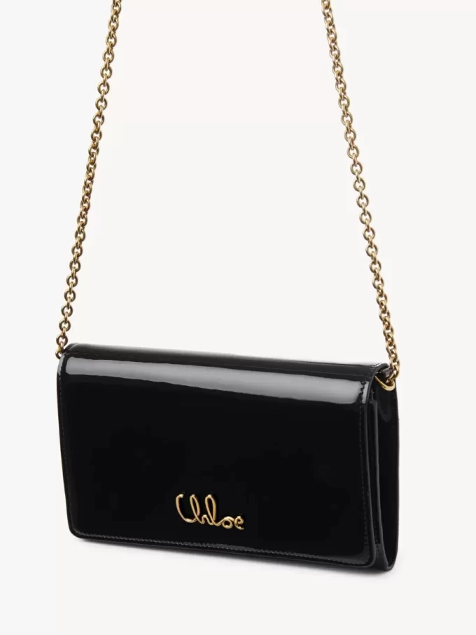 Portefeuille à rabat iconique Chloé sur chaîne en cuir verni