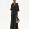 Robe longue col V en crêpe satin