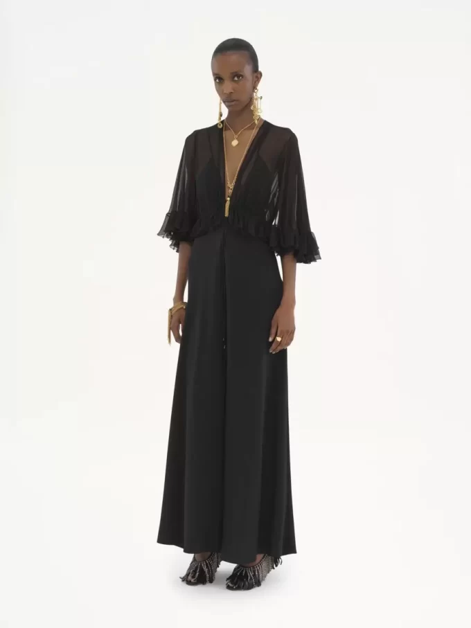 Robe longue col V en crêpe satin