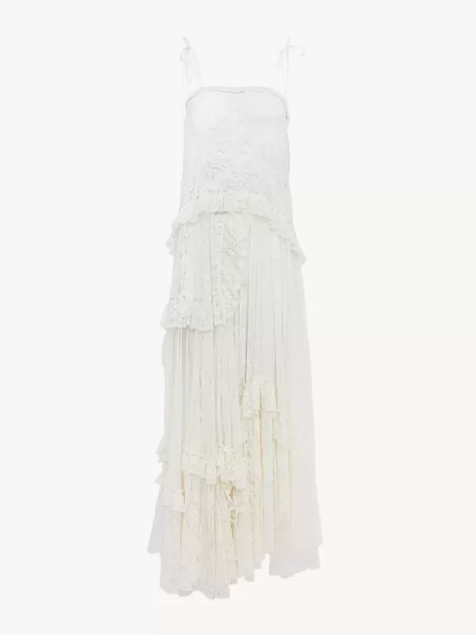 Robe longue à fines bretelles en dentelle brodée Robe longue à fines bretelles en dentelle brodée