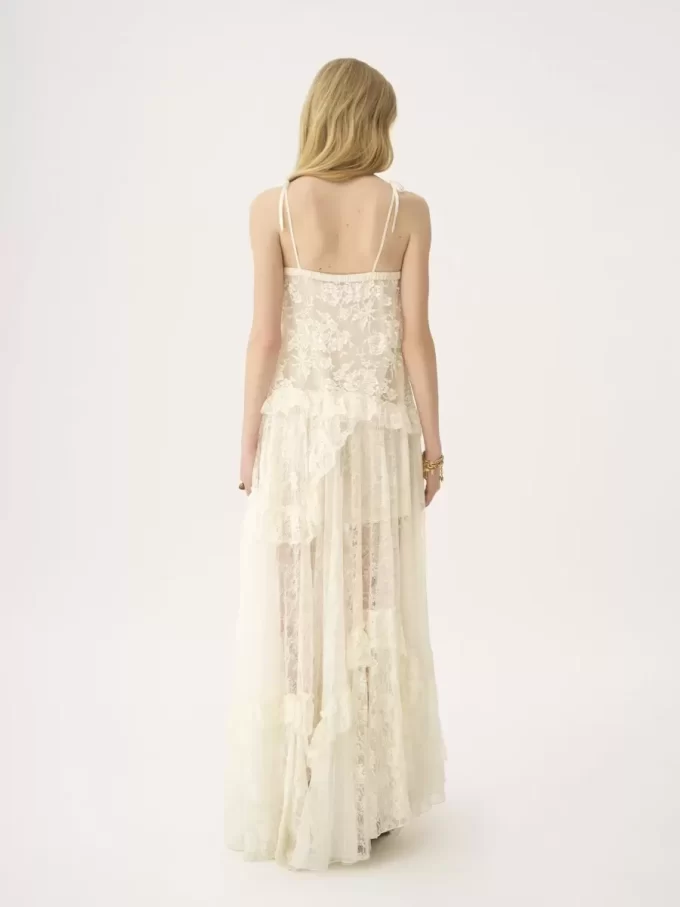 Robe longue à fines bretelles en dentelle brodée Robe longue à fines bretelles en dentelle brodée
