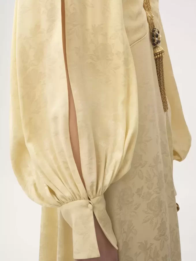 Robe longue froncée en jacquard de soie