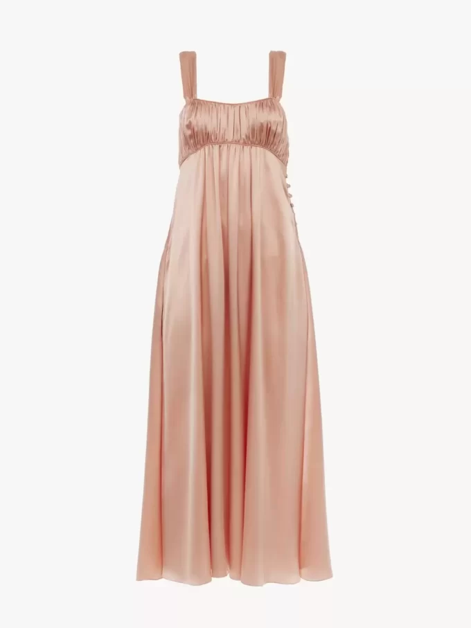 Robe longue froncée sans manches en satin de soie