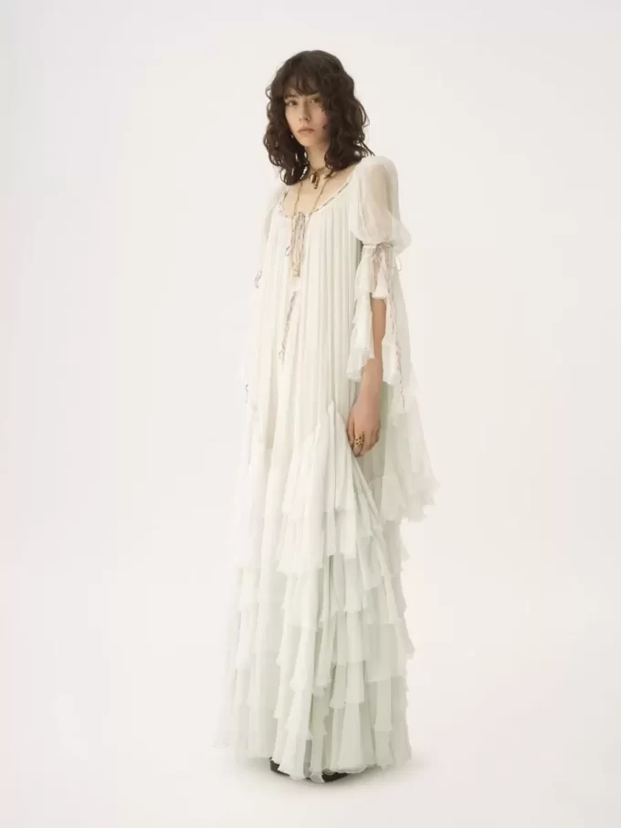 Robe longue oversize à volants en mousseline de soie