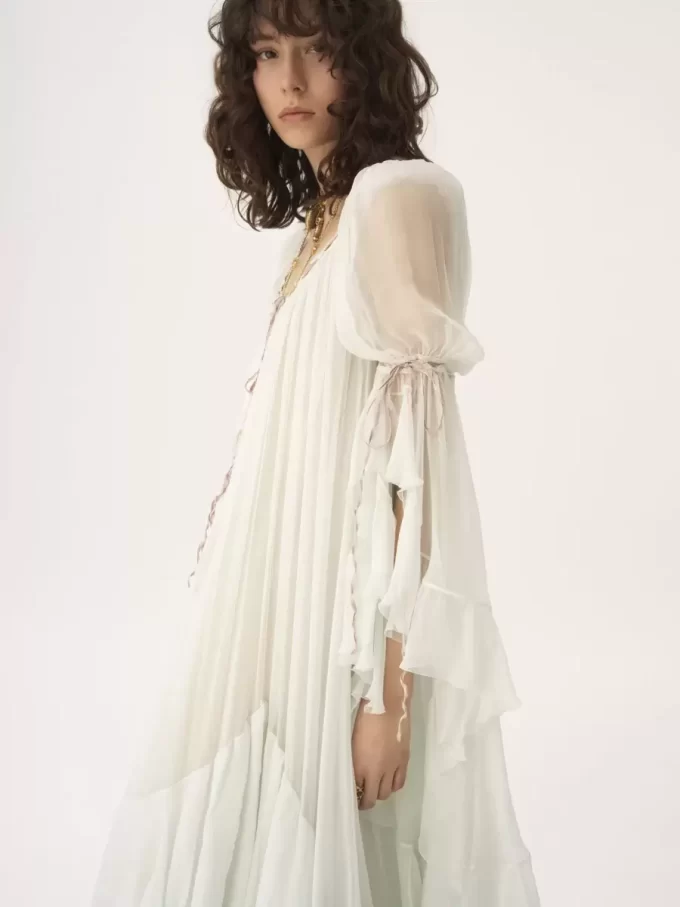 Robe longue oversize à volants en mousseline de soie