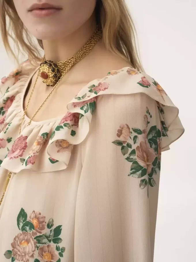 Robe longue à volants et col carré en crêpe de Chine