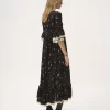 Robe midi à col rond en charmeuse de soie et dentelle Robe midi à col rond en charmeuse de soie et dentelle