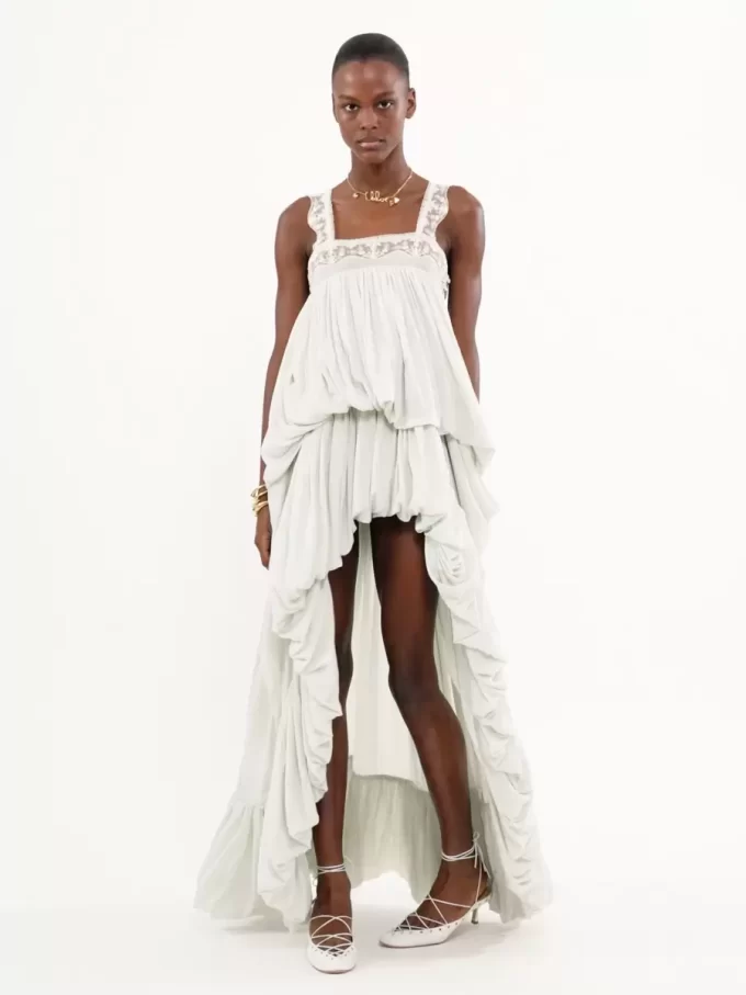 Robe à volants asymétrique en soie habotai et dentelle Robe à volants asymétrique en soie habotai et dentelle