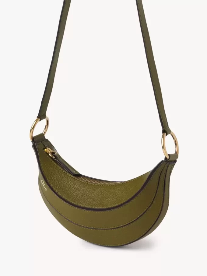 Sac banane bandoulière en cuir grainé Sac banane bandoulière en cuir grainé