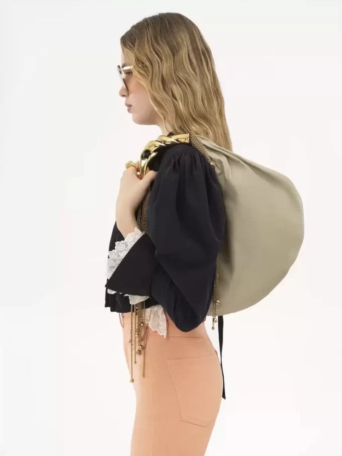 Sac hobo Twisted Shell en cuir brillant Sac hobo Twisted Shell en cuir brillant