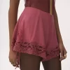 Short lingerie en crêpe de Chine à finitions en dentelle Short lingerie en crêpe de Chine à finitions en dentelle