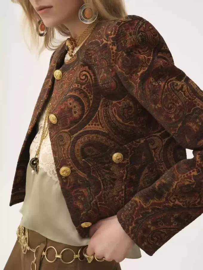 Veste carrée sans col en jacquard tapisserie Veste carrée sans col en jacquard tapisserie