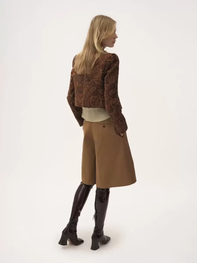 Veste carrée sans col en jacquard tapisserie Veste carrée sans col en jacquard tapisserie