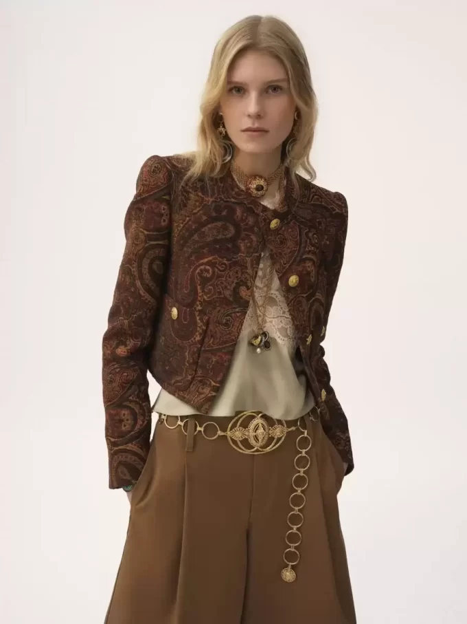 Veste carrée sans col en jacquard tapisserie Veste carrée sans col en jacquard tapisserie
