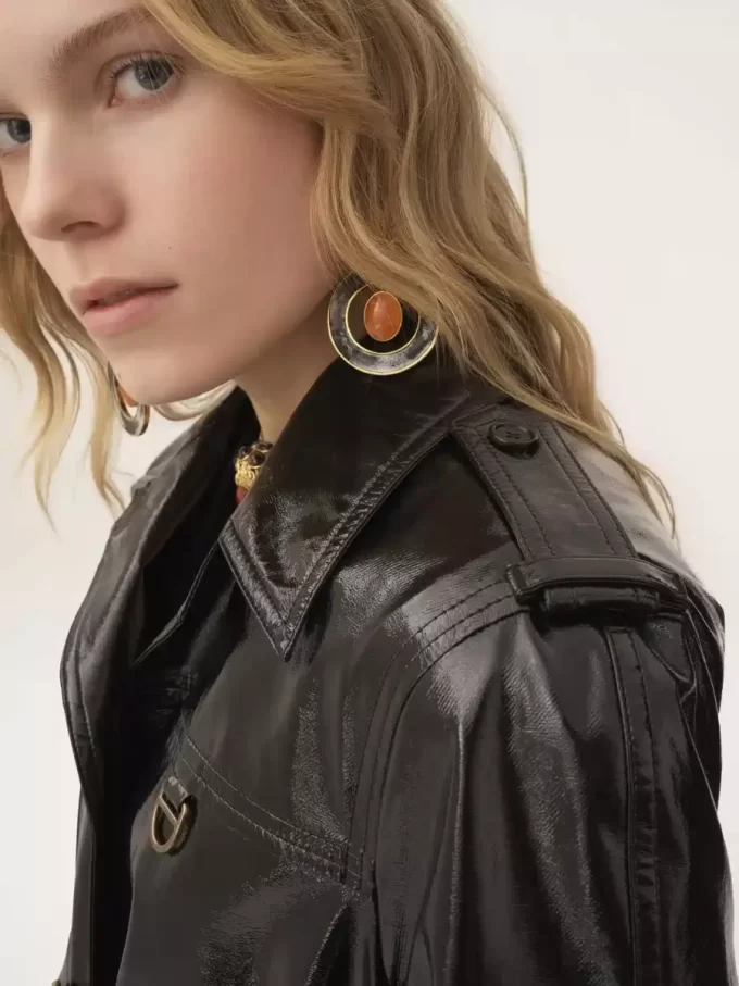 Veste ceinturée en coton enduit brillant