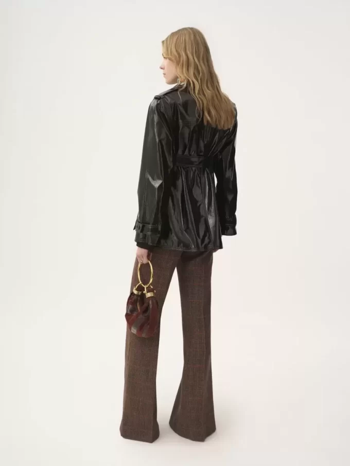 Veste ceinturée en coton enduit brillant
