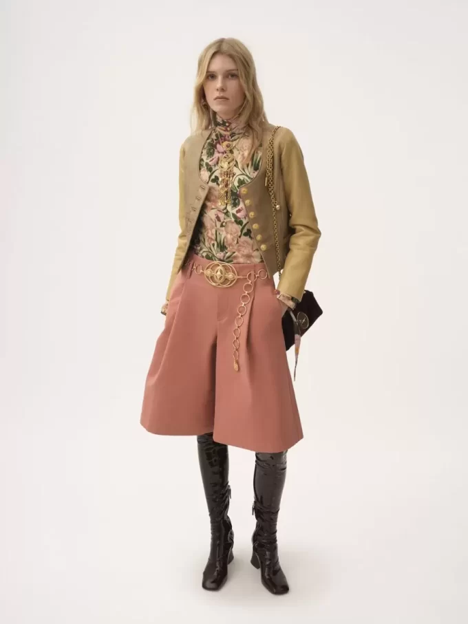 Veste cintrée à col rond en cuir