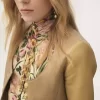 Veste cintrée à col rond en cuir