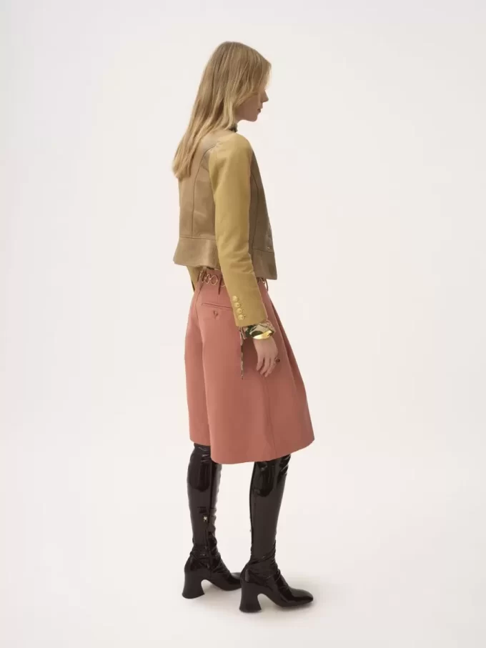 Veste cintrée à col rond en cuir