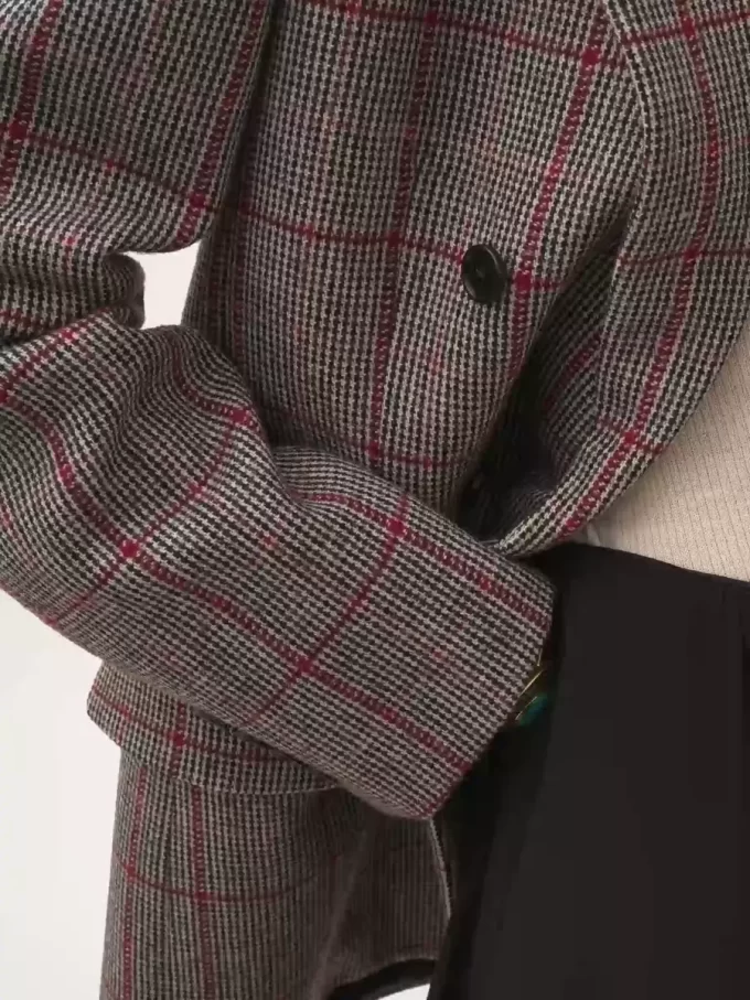 Veste tailleur croisée en laine à carreaux Veste tailleur croisée en laine à carreaux